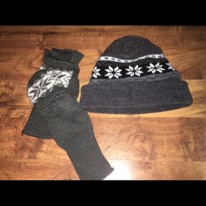 Matching Grey Hat and Gloves